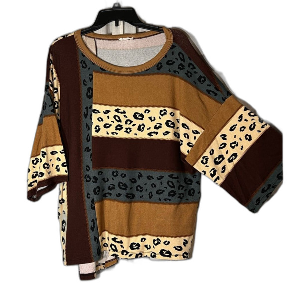 Oddy short sleeve animal print super soft sweater like top size M/L - Picture 2 of 7